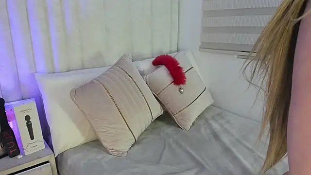  nicole moon online show from 14, 10, 2025