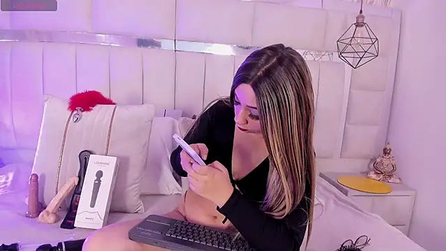  nicole moon online show from 12, 11, 2025