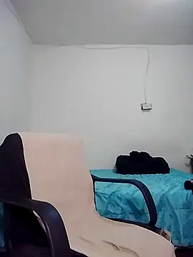 Snapshot of AndreaMooure_ chatting on 21, 11, 2025 AndreaMooure online show from 21, 11, 2025