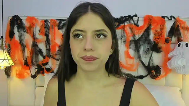 EmmaHolter online show from 20, 10, 2025