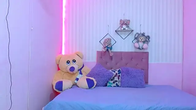 zara cute online show from 21, 12, 2025