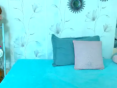 Snapshot of zara_cute chatting on 25, 10, 2025 zara cute online show from 25, 10, 2025