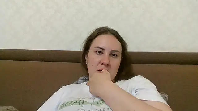 Snapshot of MeadowEyes chatting on 28, 6, 2026 MeadowEyes online show from 28, 6, 2026