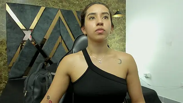 Vittoria Conti  online show from 2, 3, 2026