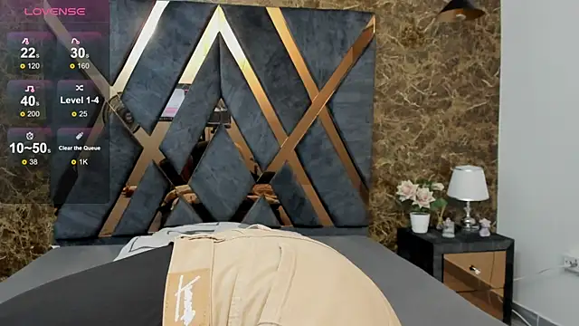 Vittoria Conti  online show from 7, 4, 2026