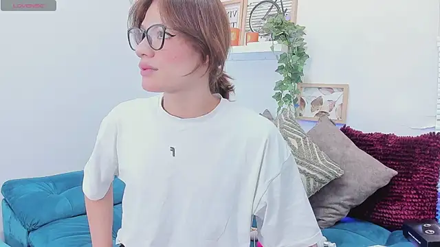 Snapshot of KassMonroe chatting on 25, 11, 2025 KassMonroe online show from 25, 11, 2025