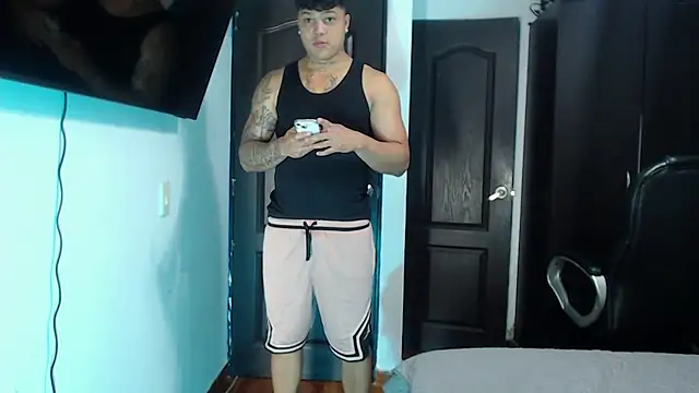 Boyhot 00 online show from 3, 11, 2025