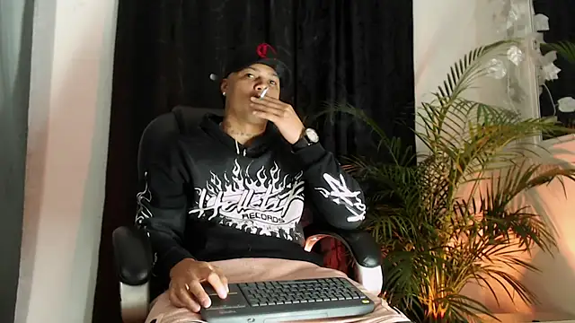 Snapshot of Boyhot_00 chatting on 9, 2, 2026 Boyhot 00 online show from 9, 2, 2026