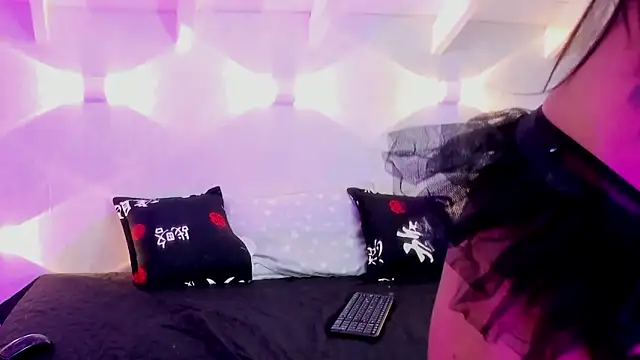 Brianna Maya online show from 18, 4, 2026