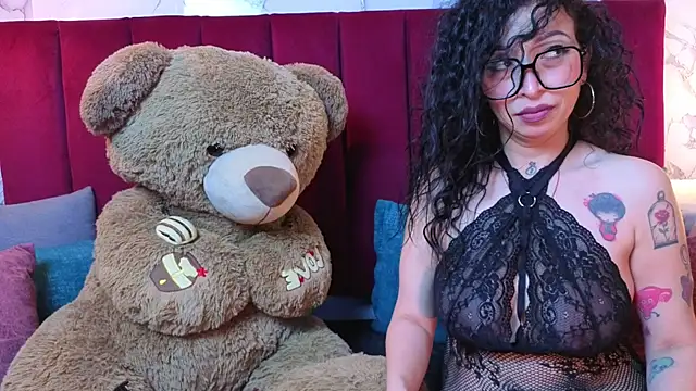 CHIARAJJONES online show from 8, 6, 2026