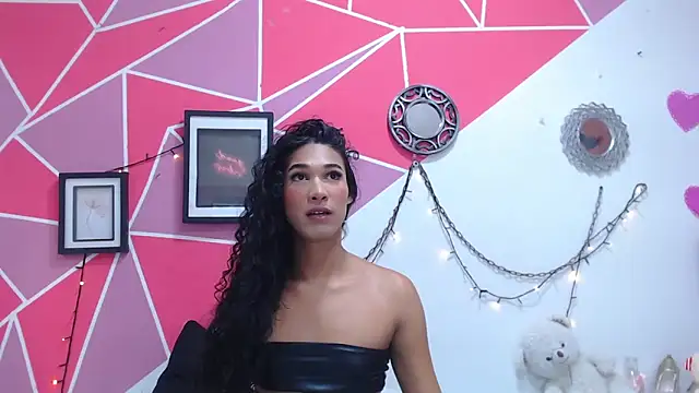 Tifany Adams online show from 26, 11, 2025