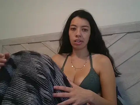 Snapshot of Lucysweets chatting on 13, 10, 2025 Lucysweets online show from 13, 10, 2025