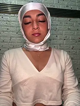 Snapshot of CelestSkyy chatting on 29, 10, 2025 CelestSkyy online show from 29, 10, 2025