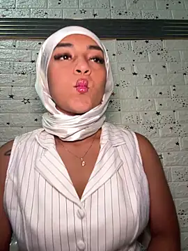 Snapshot of CelestSkyy chatting on 28, 10, 2025 CelestSkyy online show from 28, 10, 2025