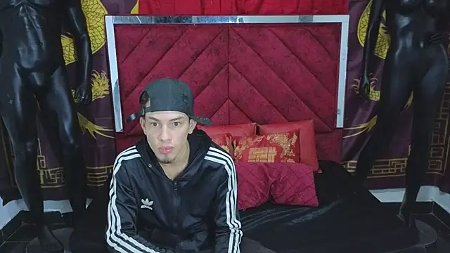 Pride couple online show from 27, 10, 2025