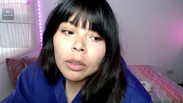 Snapshot of EllieMoonX chatting on 9, 7, 2026 EllieMoonX online show from 9, 7, 2026