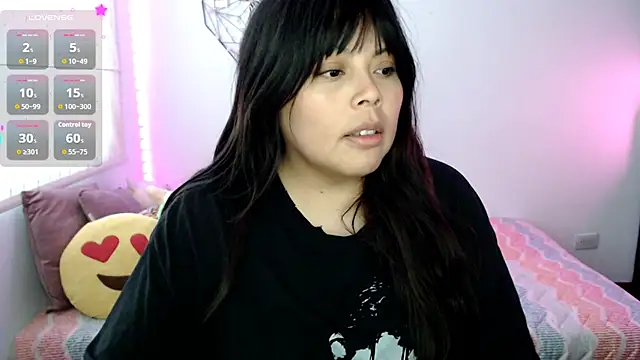 Snapshot of EllieMoonX chatting on 1, 7, 2026 EllieMoonX online show from 1, 7, 2026