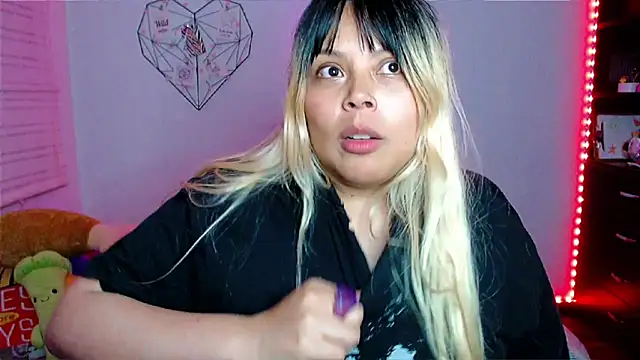 EllieMoonX online show from 20, 12, 2025