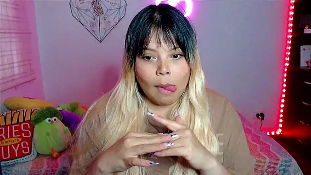 EllieMoonX online show from 3, 3, 2026