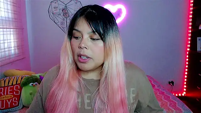 EllieMoonX online show from 4, 2, 2026