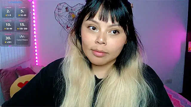 EllieMoonX online show from 4, 5, 2026