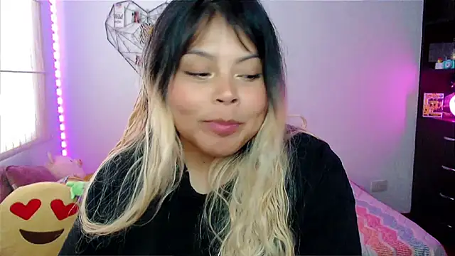 EllieMoonX online show from 13, 4, 2026