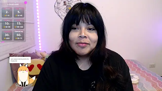 Snapshot of EllieMoonX chatting on 10, 7, 2026 EllieMoonX online show from 10, 7, 2026