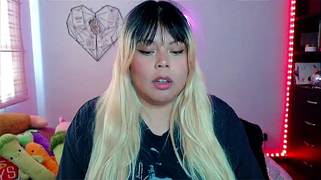 EllieMoonX online show from 12, 11, 2025