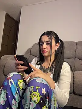 Lucy 699 online show from 5, 3, 2026