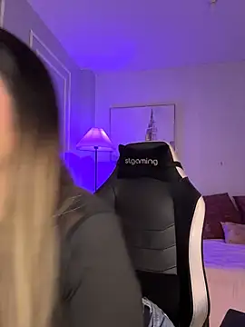 HoneyMollyX online show from 12, 4, 2026