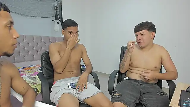 Snapshot of isaac_master77 chatting on 25, 11, 2025 isaac master77 online show from 25, 11, 2025