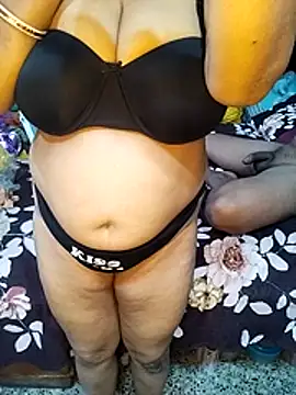 Snapshot of modhu82 chatting on 27, 11, 2025 modhu82 online show from 27, 11, 2025