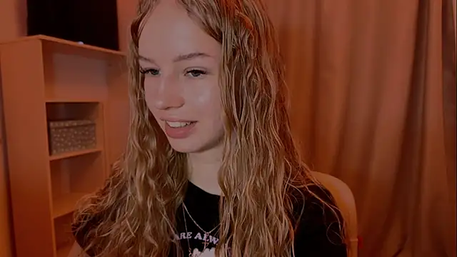 LunaCrave online show from 24, 11, 2025