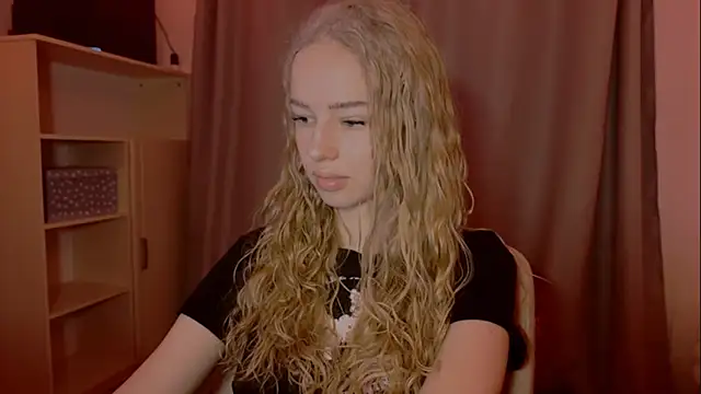 LunaCrave online show from 25, 11, 2025