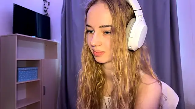 LunaCrave online show from 22, 10, 2025