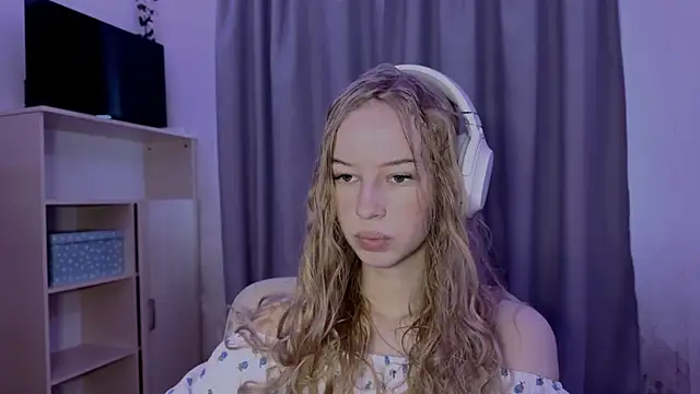 LunaCrave online show from 29, 10, 2025