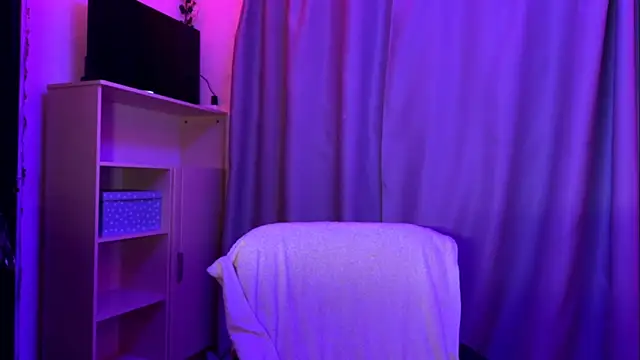 LunaCrave online show from 27, 11, 2025