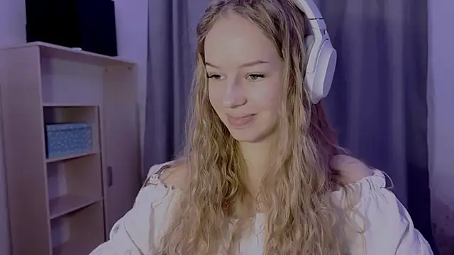 LunaCrave online show from 30, 10, 2025