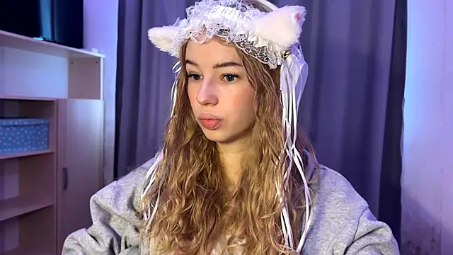 LunaCrave online show from 24, 10, 2025