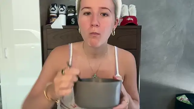 itssosierra online show from 5, 4, 2026