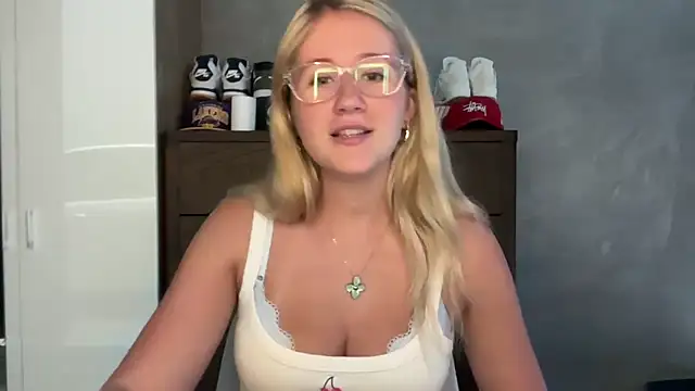 itssosierra online show from 13, 4, 2026