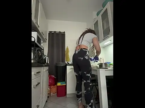 luziaaa92 online show from 28, 10, 2025