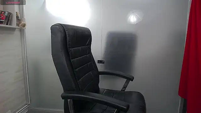 YaraXCox online show from 2, 3, 2026