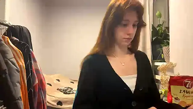 WildPeachh online show from 14, 11, 2025