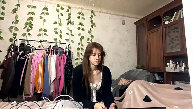 WildPeachh online show from 28, 11, 2025