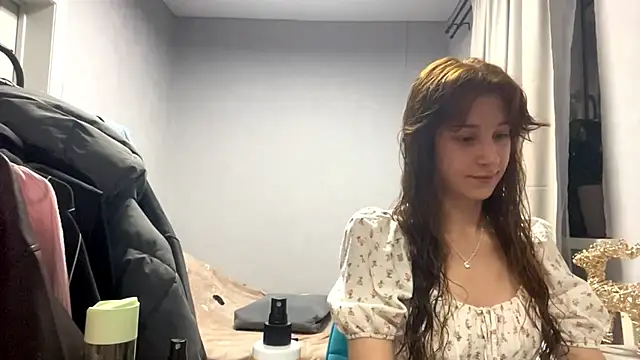 WildPeachh online show from 12, 11, 2025