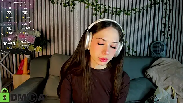 Lana Stones online show from 13, 11, 2025