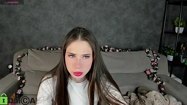 Lana Stones online show from 4, 11, 2025