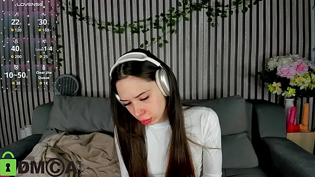 Lana Stones online show from 14, 11, 2025