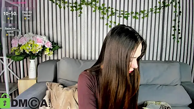 Lana Stones online show from 8, 11, 2025